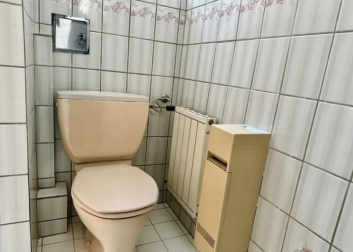 110 M2 Sunny & Long Term - Free Parking *